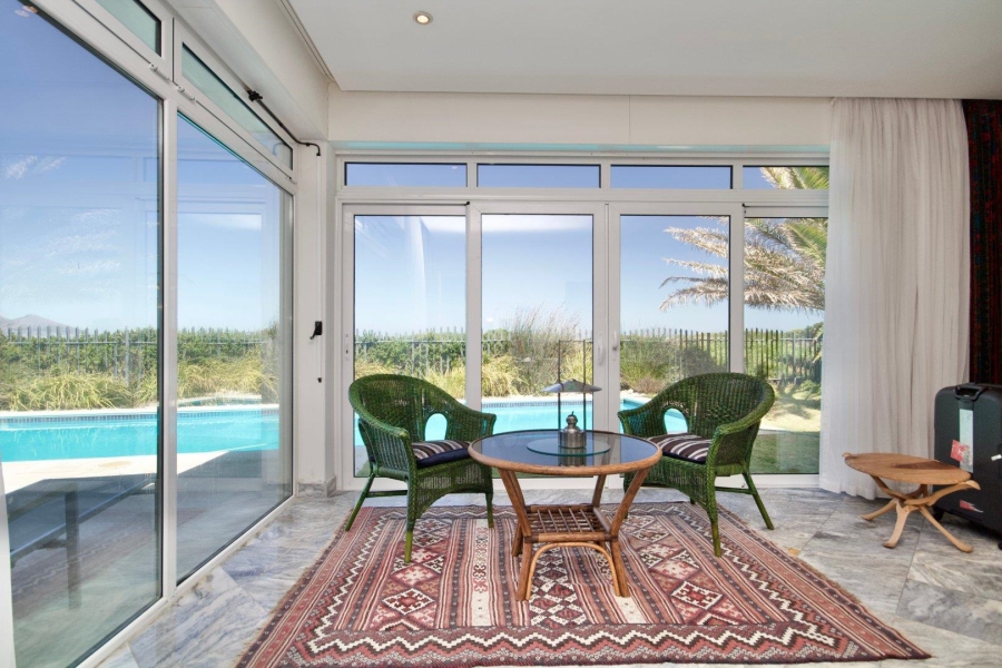 To Let 4 Bedroom Property for Rent in Sunset Links Western Cape